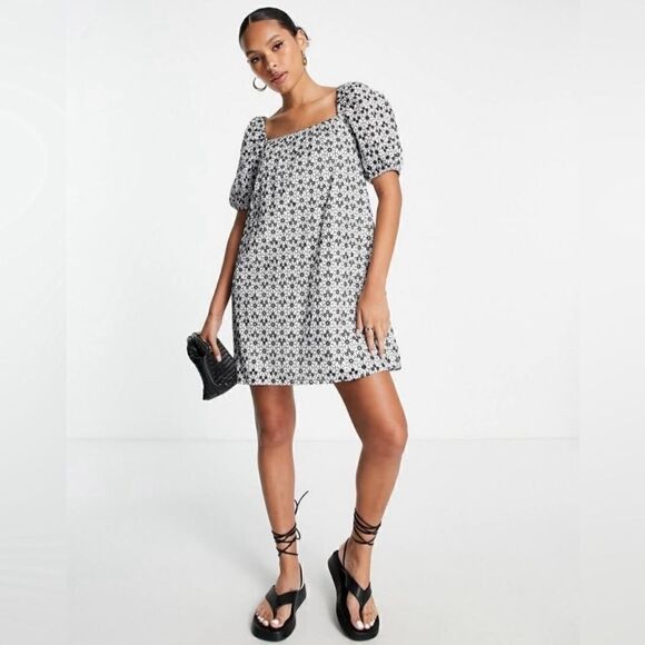 & Other Stories Cotton frill sleeve Embroidered Smock Mini Dress NWT size US 2 - Picture 1 of 8